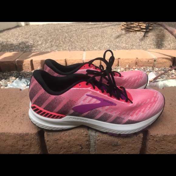brooks ravenna 10 size 9